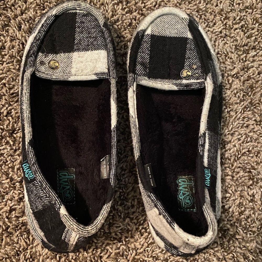 Brand new DVS skate slippers
